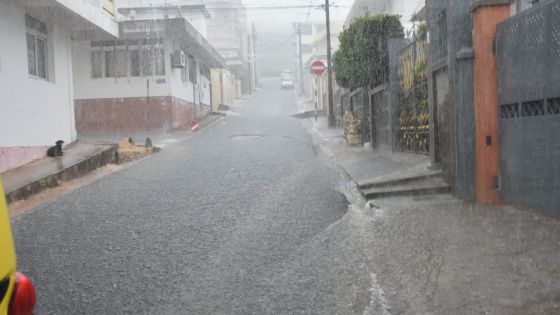 Avis de fortes pluies pour Port-Louis: le NEOC sur le qui-vive