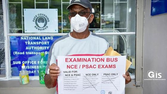 Examens PSAC/NCE : des autocollants remis aux propriétaires des vans scolaires
