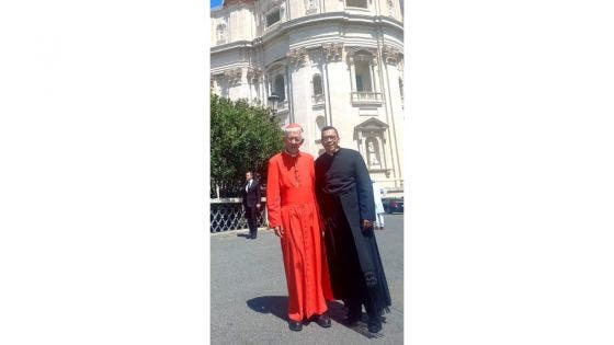 Conclave à Rome : Le cardinal Piat et le père Kenny au cœur d’un moment historique