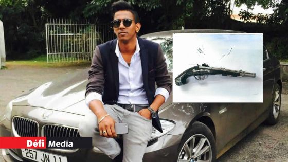 À l’aéroport : Sohail Sesungkur arrêté avec une arme à feu et pour conduite sous l’emprise de drogue