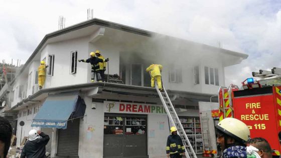 Incendie au supermarché Dream Price à Plaine-Verte, les clients évacués