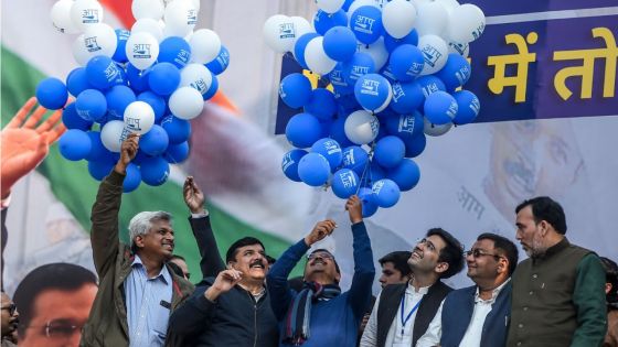 Inde : le «Parti de l'homme ordinaire» largement réélu à Delhi