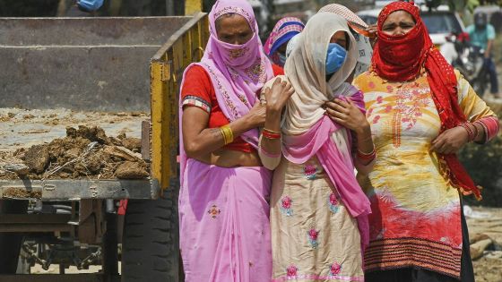 Covid-19 : l'Inde dépasse le seuil des 4 000 morts par jour 