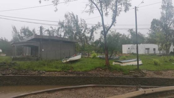 Météo : l'intense cyclone Joaninha devrait passer à 70 km au nord-est de Rodrigues ce matin 