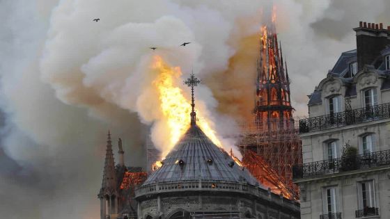 Incendie à Notre-Dame de Paris : Pravind Jugnauth «profondément attristé»