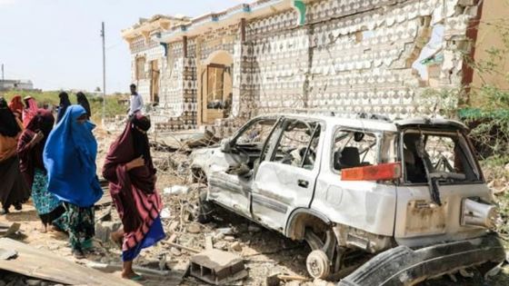 Plus de 30 morts dans une double attaque mercredi soir dans le centre de la Somalie 