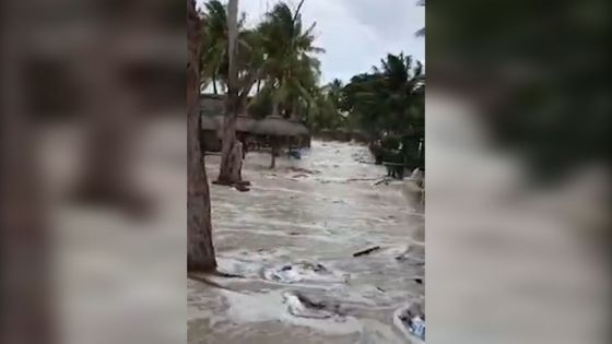 Cyclone Freddy Classe 3 : l'hôtel Ambre, à Belle-Mare, n'a pas échappé à la furie des vagues