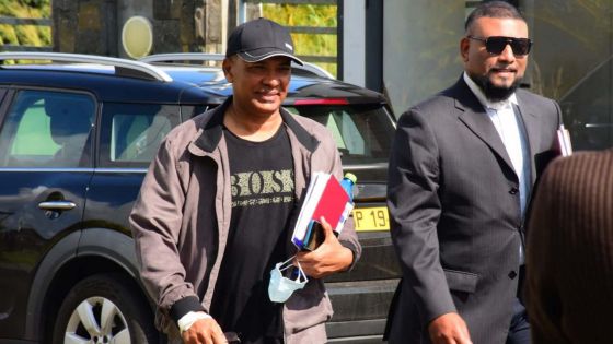 Ashik Jagai placé en état d'arrestation et traduit devant le tribunal de Port Louis.