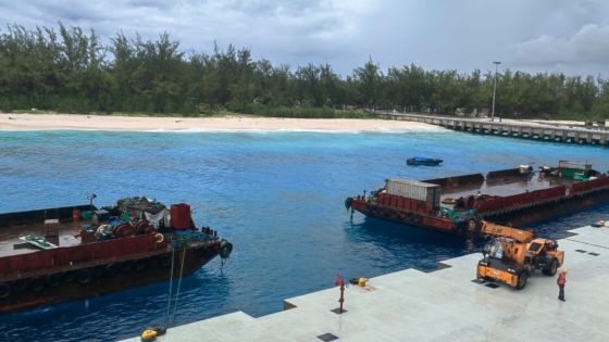 Le Mauritius Trochetia est arrivé à la jetée d’Agalega en marge de l’inauguration des nouvelles installations dans l’archipel