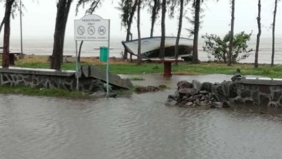 Météo : l'intense cyclone Joaninha à 70 km de Rodrigues