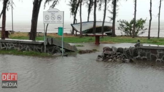 Rodrigues : Le réseau routier de l’île est toujours impraticable après le passage de Joaninha