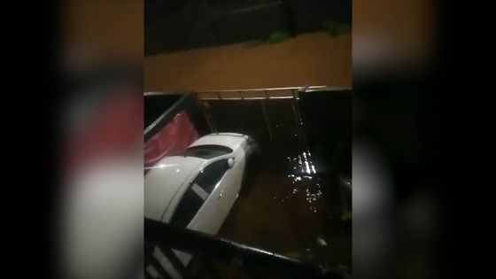 Pluies torrentielles : des cours inondées à Gros Cailloux