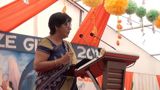 Les femmes doivent faire plus d’efforts pour accéder aux postes à responsabilité, concède Leela Devi Dookhun