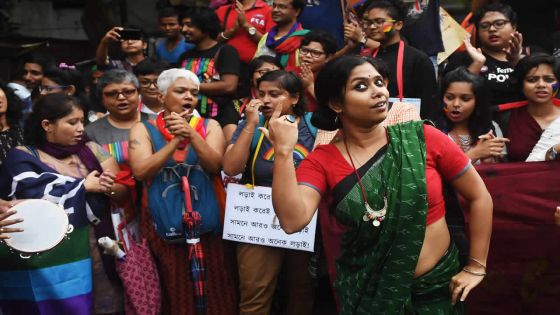   «Nation arc-en-ciel» : la presse indienne salue la dépénalisation de l'homosexualité