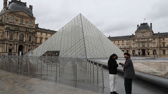 Coronavirus en France: le musée du Louvre reste fermé lundi