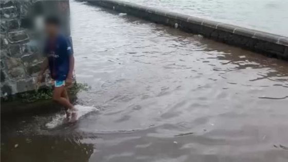 Mahébourg Waterfront : la mer presque au même niveau que l’esplanade