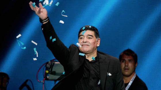 Diego Maradona, icône du football et de tous les excès 