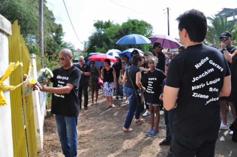 Albion : des habitants rendent hommage aux victimes de meurtres perpétrés dans la région 