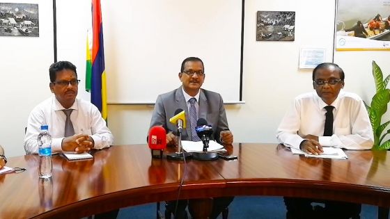 Poissons morts retrouvés au Morne : le ministre Maudhoo parle de « foul play »