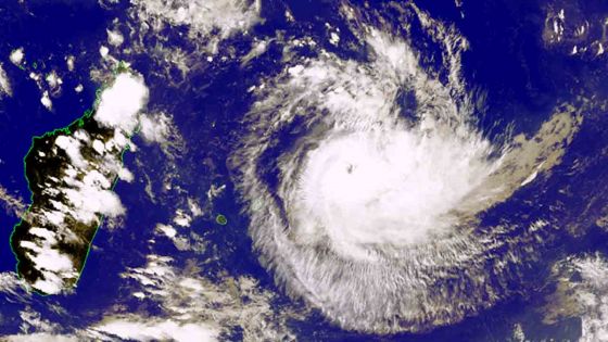 Le cyclone Joaninha continue de se rapprocher dangereusement des côtes de Rodrigues