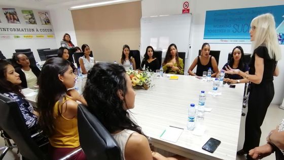 Miss Universe Mauritius 2019 : les 15 finalistes en formation !