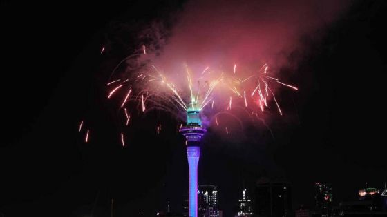 Auckland fête le passage en 2021 avec un feu d'artifice