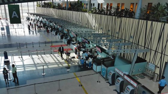 Aéroport SSR : un Ougandais arrêté avec Rs 750 000 en fausses coupures