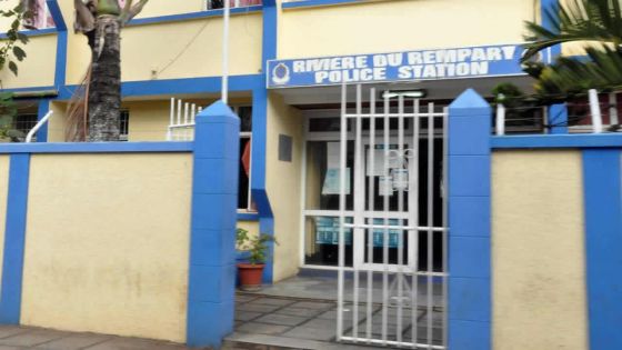 Rivière-du-Rempart : trois individus arrêtés pour affichage illégal