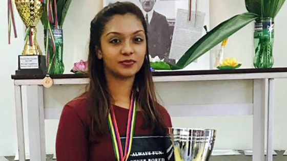 Concours de peinture : Shameeha Chamroo séduit le jury avec sa cascade