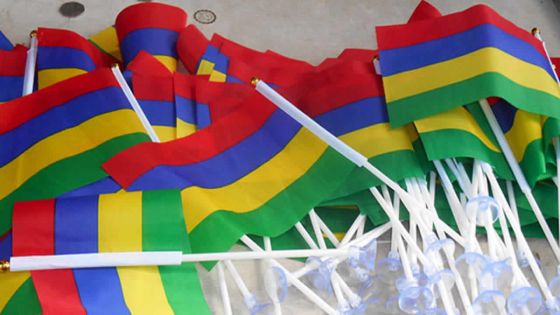 Lever du drapeau dans les écoles : rien que Rs 8 pour chaque gâteau 