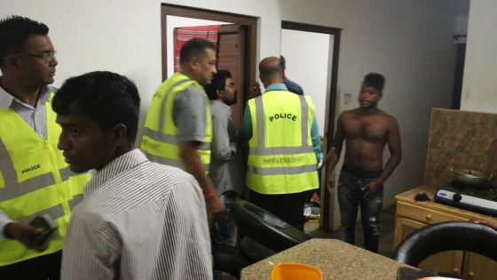 En situation irrégulière à Maurice : la police traque une centaine de sans-papiers