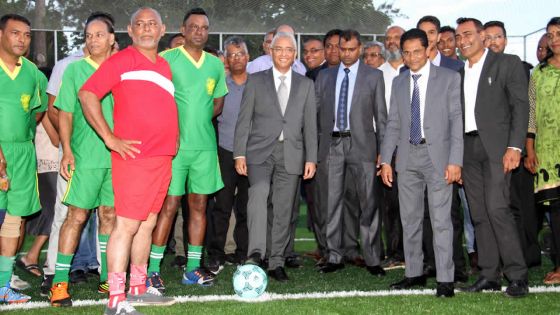 Inauguration d’un complexe sportif : le PM exhorte la population à faire du sport