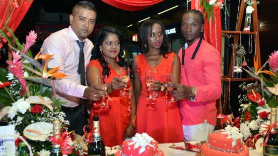 Saint-Valentin : Radio Plus organise les fiançailles de deux couples
