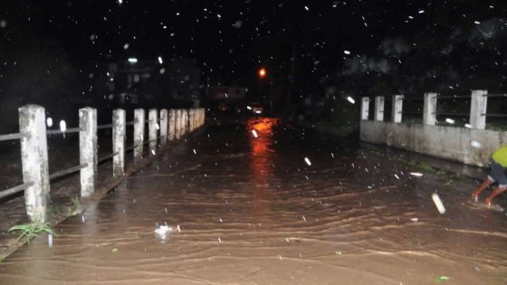 Accumulations d’eau : trois routes fermées à la circulation