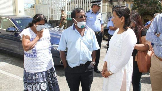 Incendie à Shoprite : la VPM Fazila Daureeawoo rencontre les parents de Dineshwar Domah