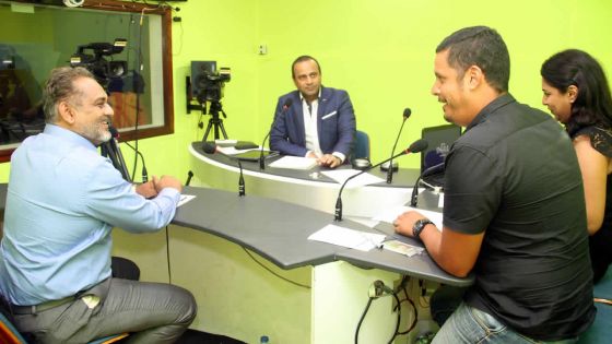 Un an de Pravind Jugnauth comme PM : Reza Uteem croise le fer avec Bobby Hurreeram