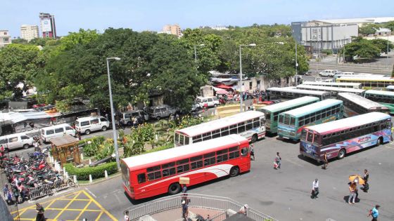 Vol avec violence : une quinquagénaire menacée avec un cutter dans un autobus