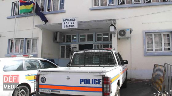 Goodlands : des policiers agressés à coups de casques
