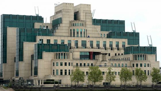 Le MI6 sort sa première publicité télévisée pour changer son image « James Bond »