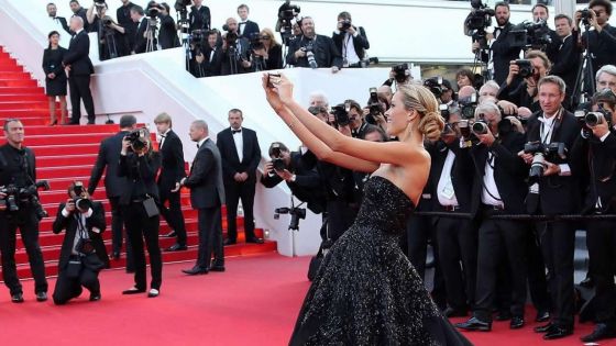 Festival de Cannes: fin des selfies et des avant-premières pour la presse