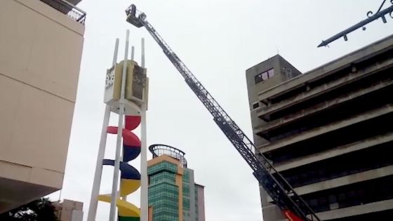La mairie de Port-Louis sollicite les pompiers pour repeindre la tour de l’horloge municipale