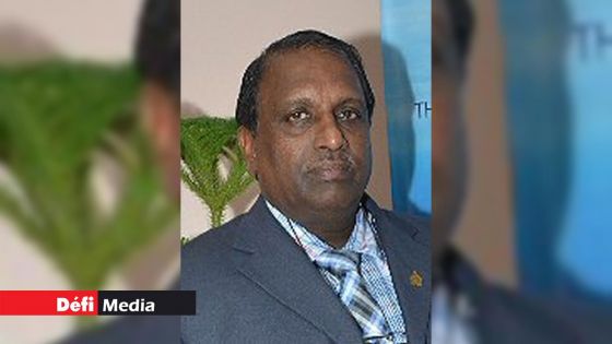  Fonction publique : Om Kumar Dabidin, Secretary for Home Affairs, part à la retraite  