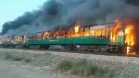 Pakistan : une explosion dans un train fait au moins 73 morts