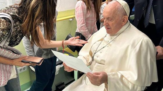 Le pape quittera l'hôpital vendredi, neuf jours après son opération