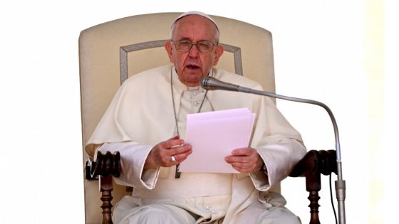 Tuerie au Texas: le pape, «le coeur brisé», condamne le commerce «incontrôlé» des armes