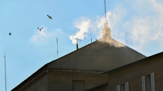 Fumée blanche: un pape élu 