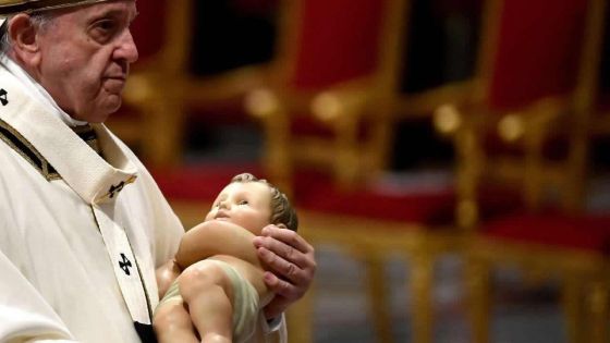 A la messe de Noël, le pape appelle les fidèles à «redécouvrir les petites choses de la vie»