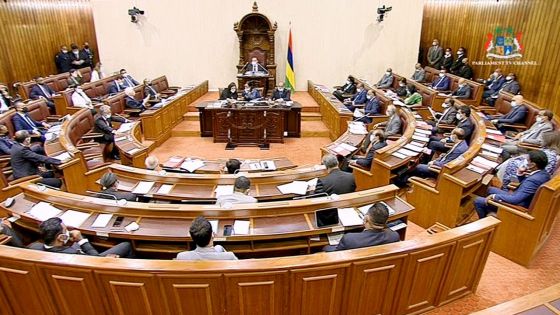 Parlement : suivez en direct la séance des questions adressées aux ministres