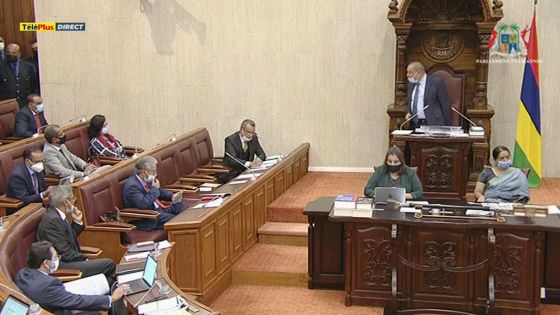 Motion de censure contre le gouvernement : Patrick Assirvaden expulsé du Parlement  