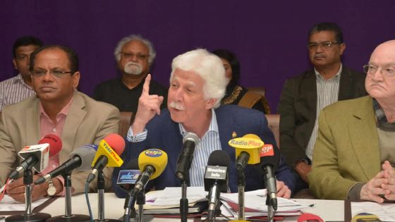 La Présidente pas obligée de nommer XLD ou Pravind Jugnauth comme PM si SAJ se retire, selon Paul Bérenger